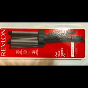 REVLON 3-Barrel Ceramic Jumbo Hair Waver